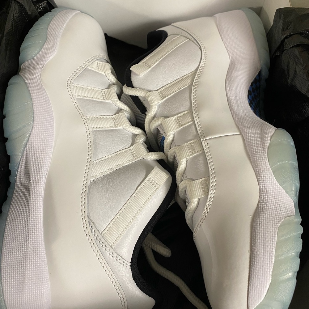 Jordan 11 Retro Low White and Blue